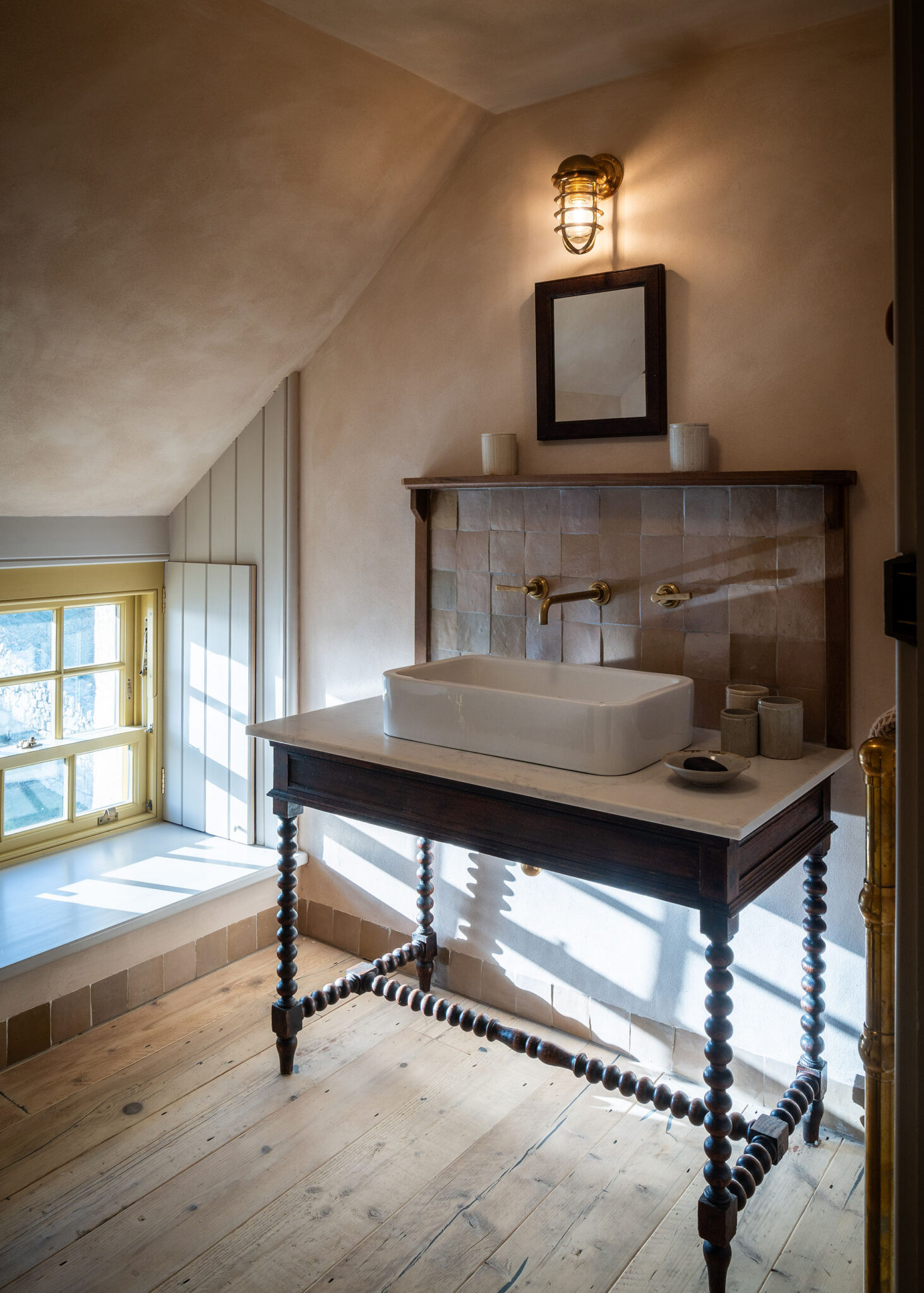 Here, everything conspires towards|deep untroubled sleep.